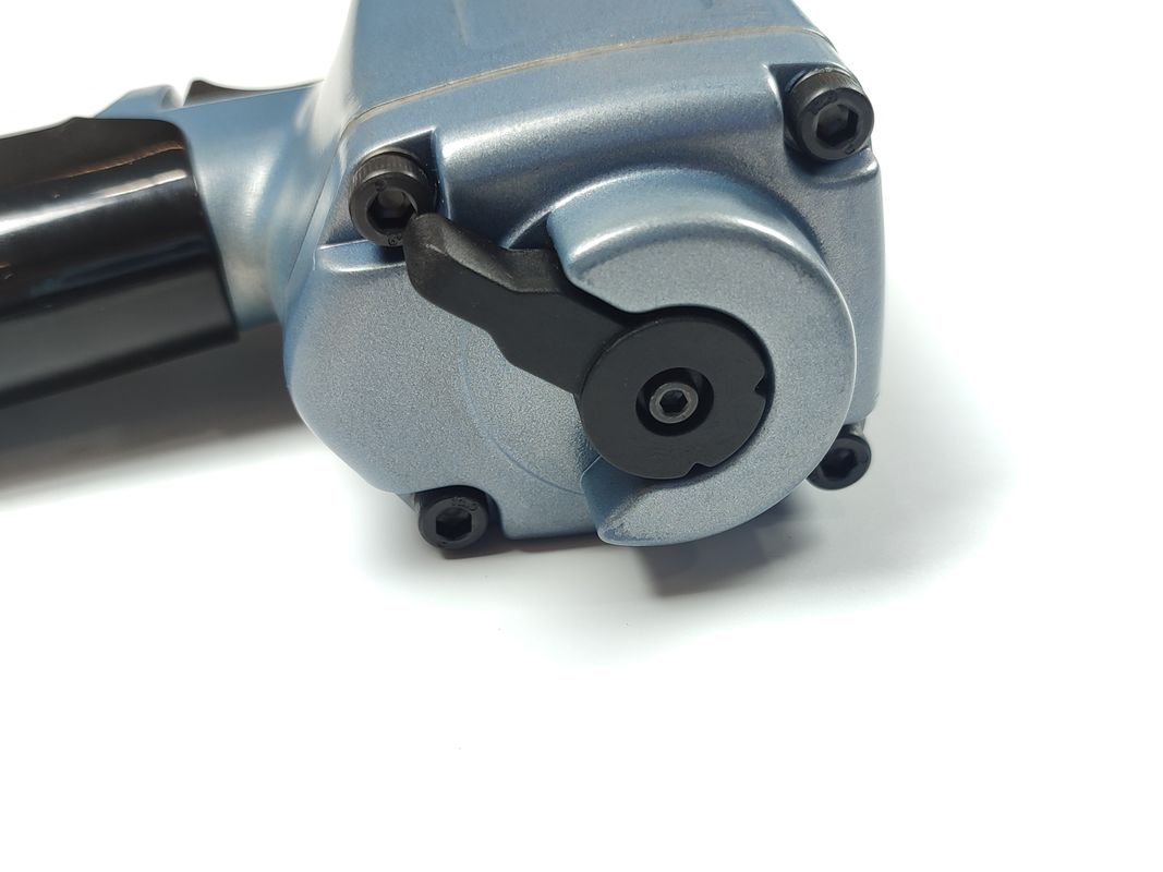 7200 Rpm 小型空気の衝撃ドライバー 3/8 インチ ミニホース サイズ 1.7kg 重量